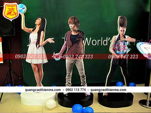 standee khung sắt